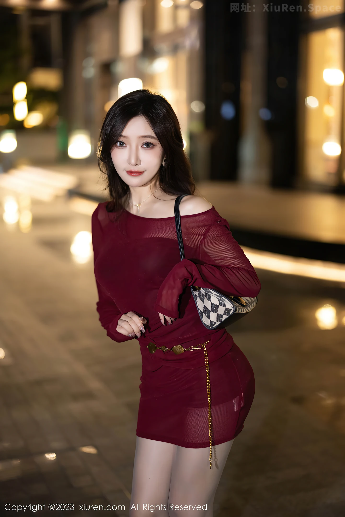 图片[4]-[XiuRen秀人网]VOL.7400 女神王馨瑶yanni性感红色连衣短裙+黑色情趣内衣撩人诱惑写真92P-秀人网官方网站